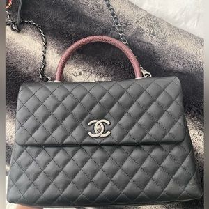 Chanel caviar black handbag coco lizard flapbag with detachable chain large